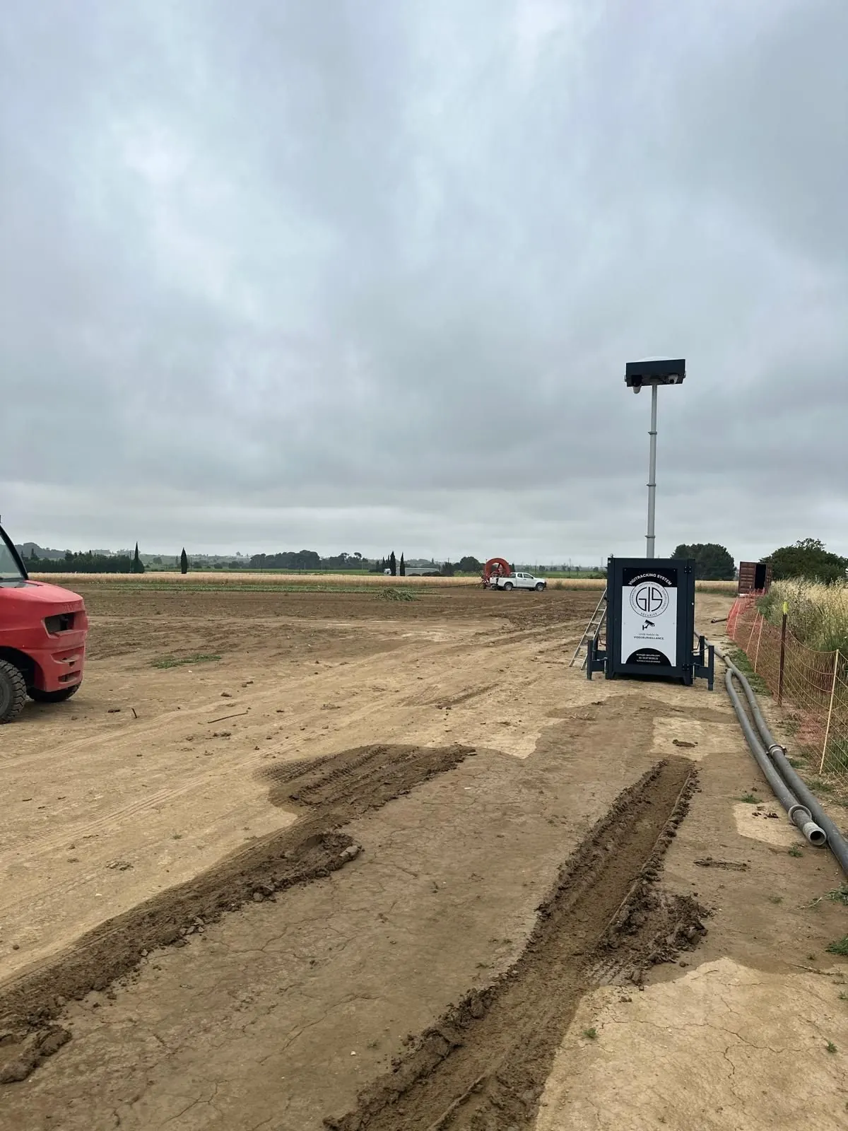 Tour de surveillance autonome en extérieur